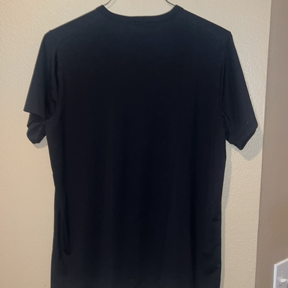 Lululemon Fundamental Tee - Picture 3 of 4